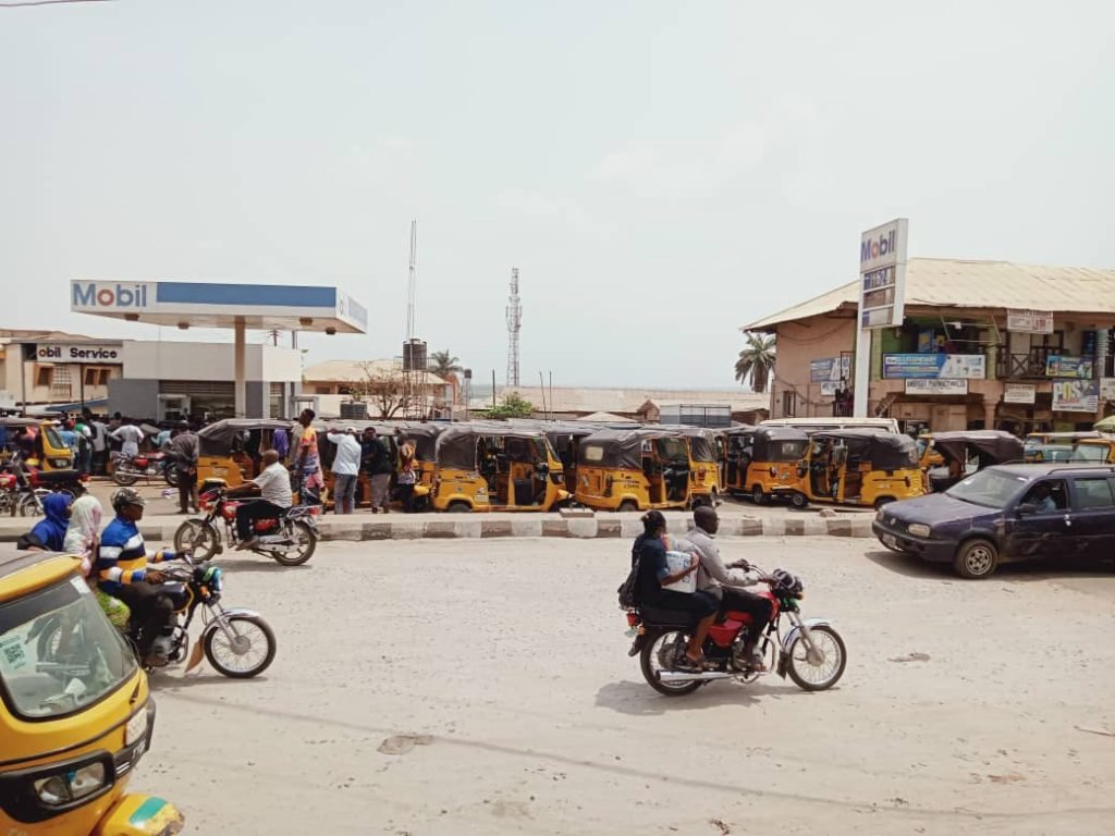 Fuel scarcity worsens in Kogi, product sells for N250 to N500